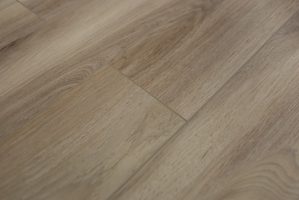 Замковая ПВХ плитка "Art Tile" Клён Фог (1220*152*5 мм) — купить в Благовещенске