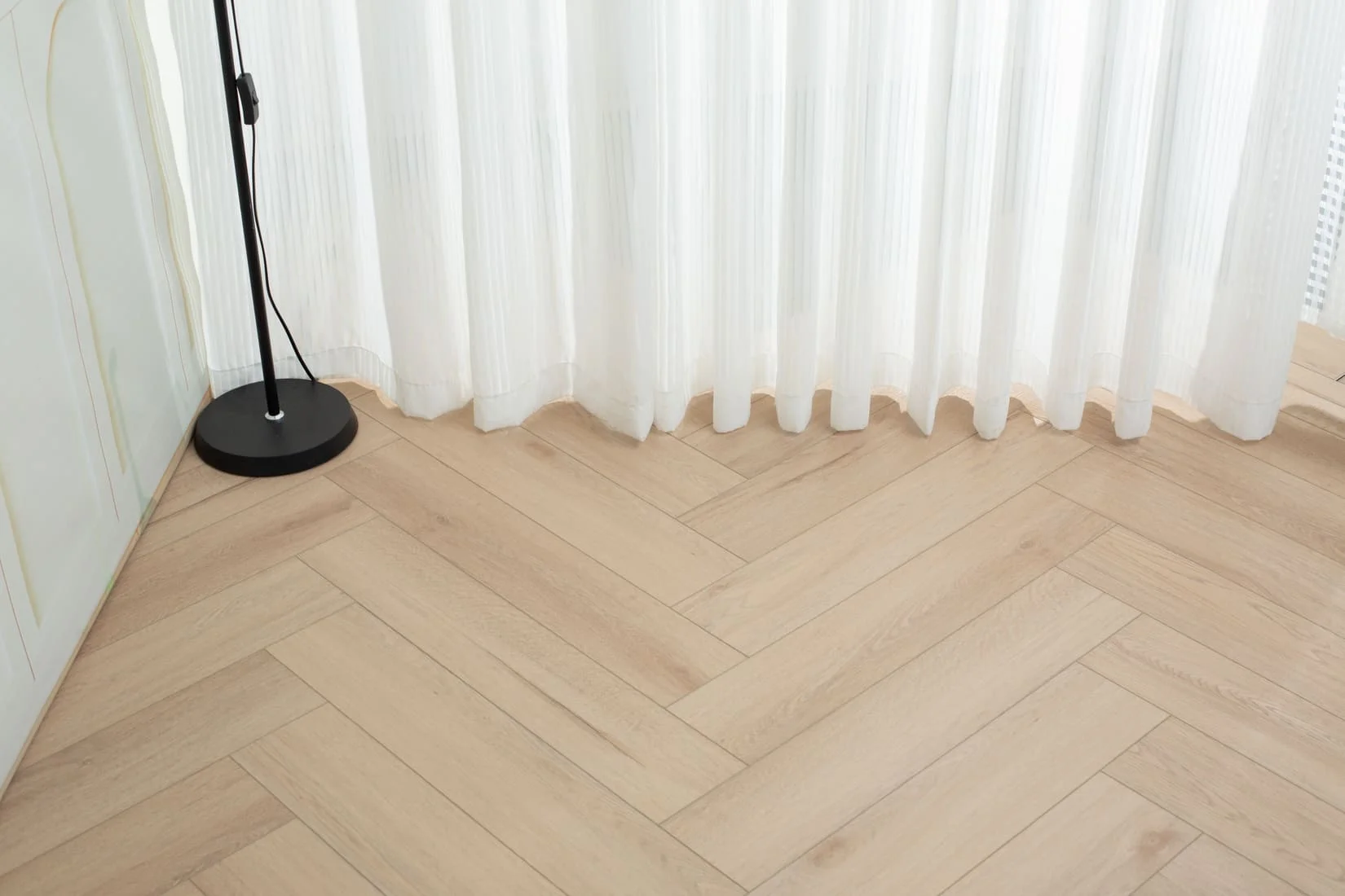 Плитка SPC "OneFloor" 3032 А,В  ЁЛКА (640*128*4 мм) — купить в Благовещенске