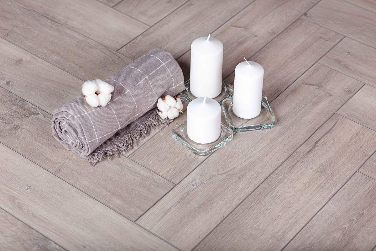 Замковая ПВХ плитка "Aberhof" Carmelita 1682 (615*123*5 мм) — купить в Благовещенске