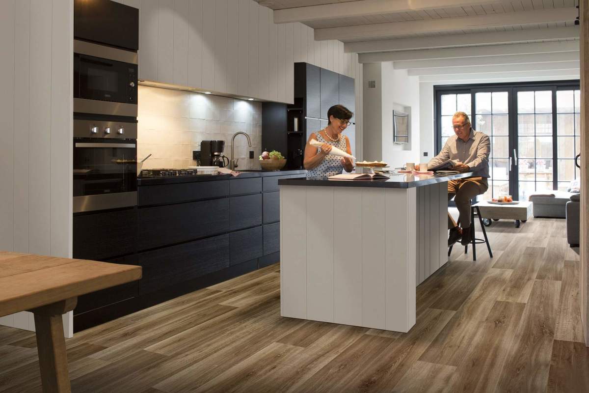 Замковая ПВХ плитка "Berry Alloc" Pureclick 55 LIME OAK 966D (204*1326*5 мм) — купить в Благовещенске