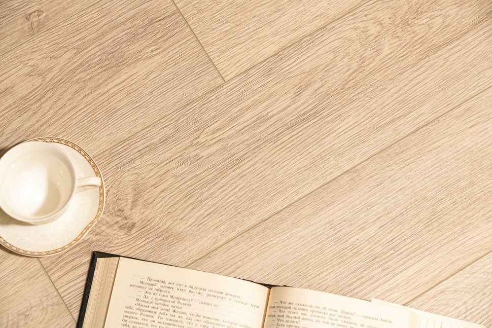 Виниловый ламинат "Bonkeel" Style Дуб Гарднер (1200*125*4 мм) — купить в Благовещенске