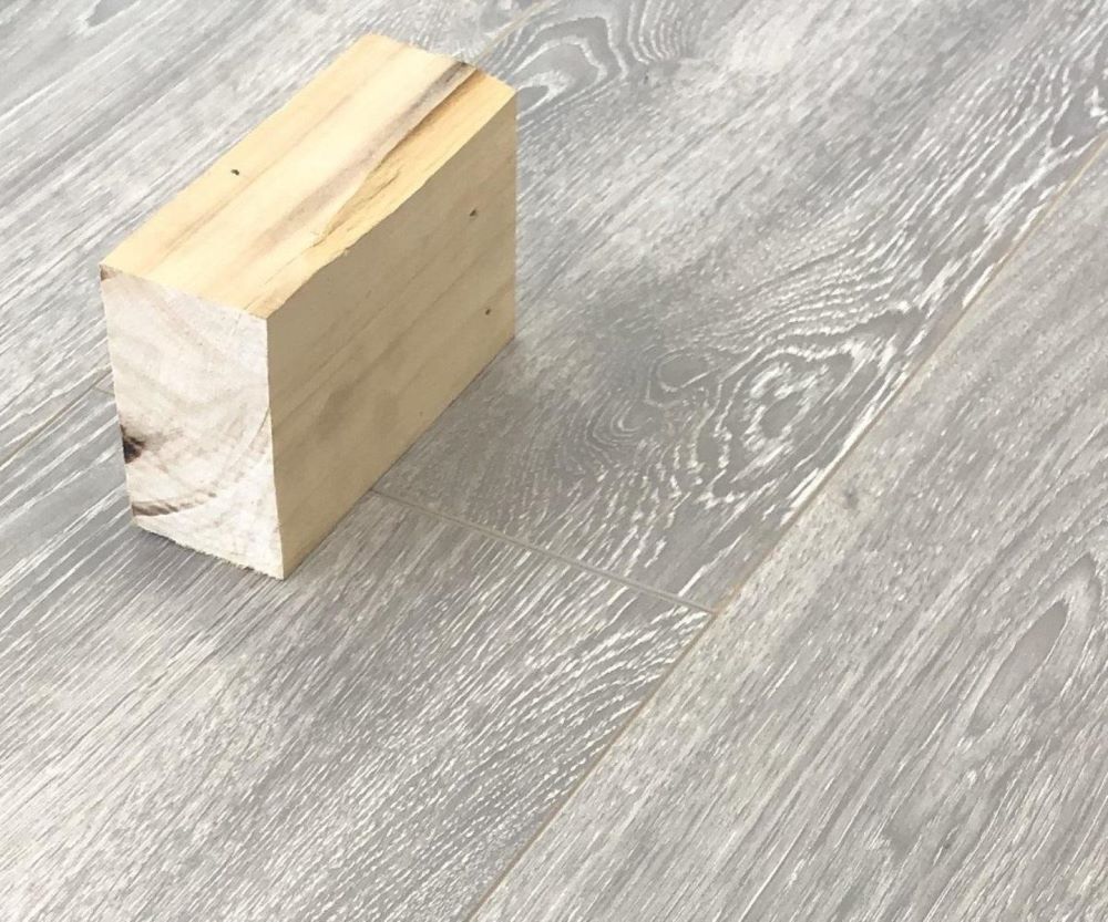 Ламинат "SunFloor" 8/32 4V Дуб Гвинея 34 (1380*193*8 мм) — купить в Благовещенске