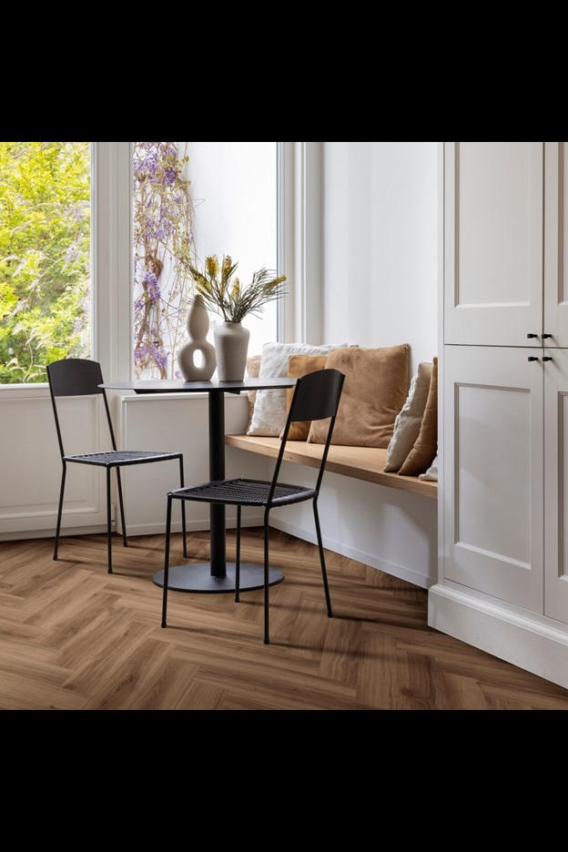 Замковая ПВХ плитка Classic Oak 24844 (630*126*6 мм) — купить в Благовещенске