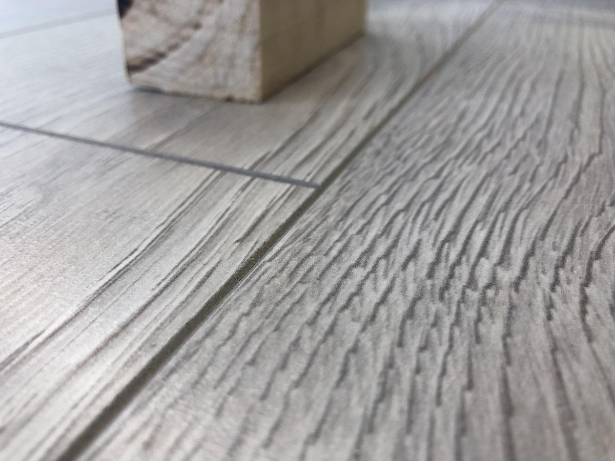 Ламинат "SunFloor" 8/32 4V Дуб Лайн 37 (1380*193*8 мм) — купить в Благовещенске