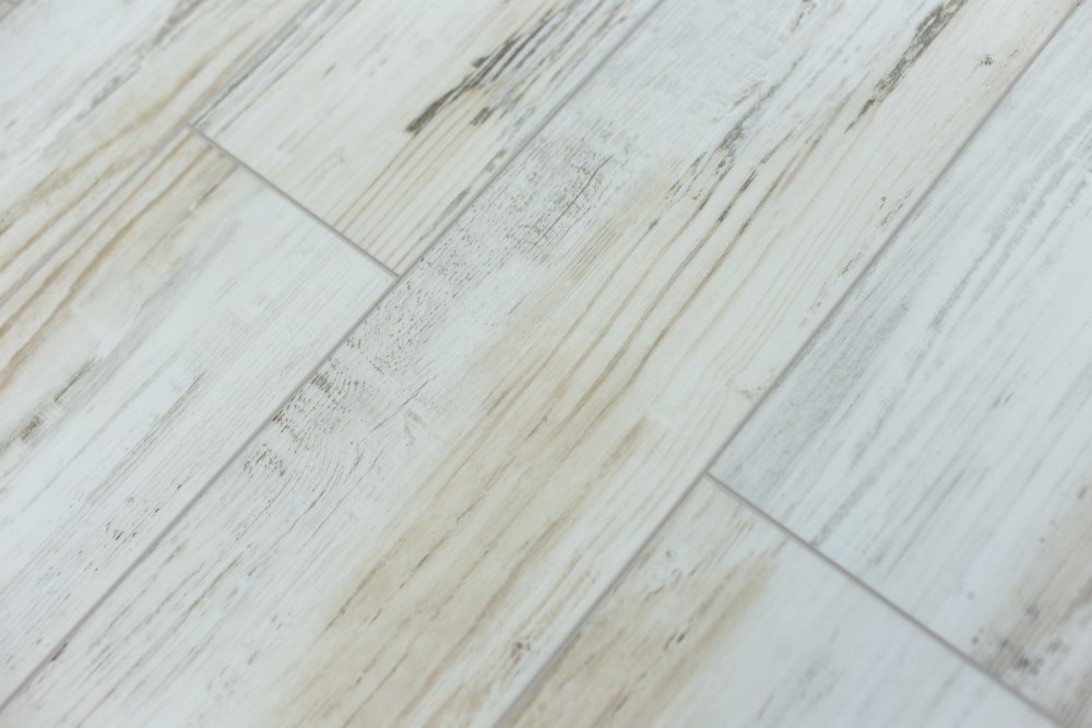 Замковая ПВХ плитка "Art Tile" Берёза Прованс (1220*152*5 мм) — купить в Благовещенске