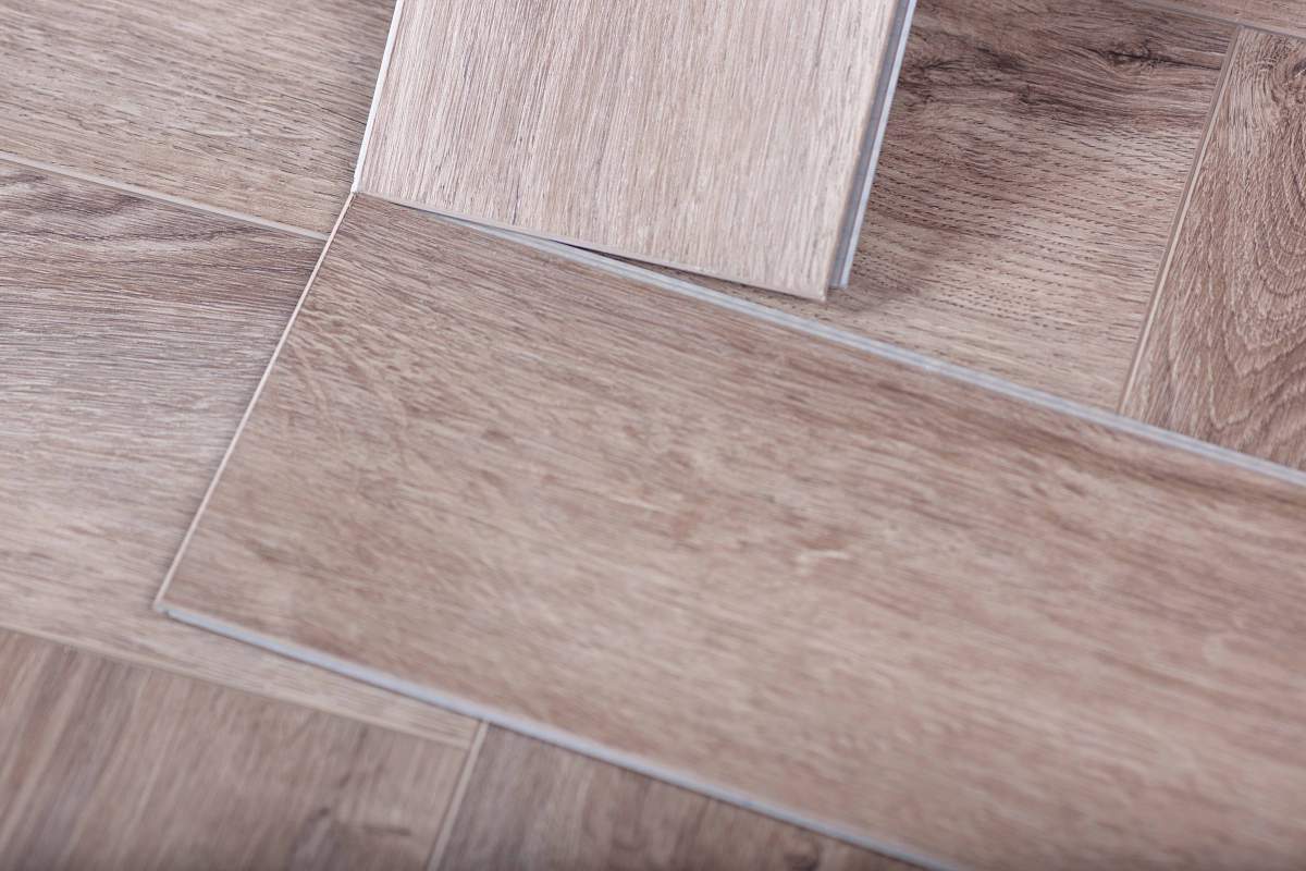 Замковая ПВХ плитка "Aberhof" Carmelita 2626 (615*123*5 мм) — купить в Благовещенске